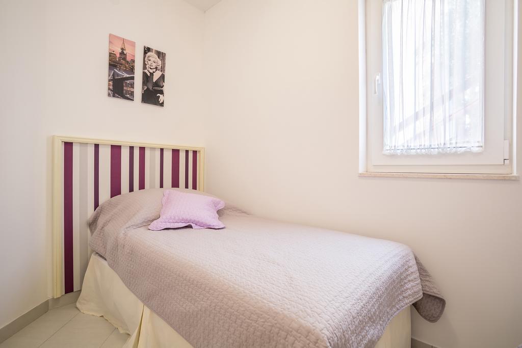 Apartments Oleandar Rogoznica  Pokój zdjęcie